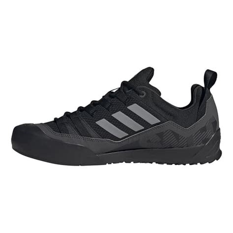 como tallan las adidas terrex